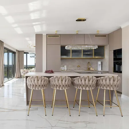 Dazzling In With Parking, 3 Bedrooms And 2 Bathrooms By Renters Prestige * Štetín