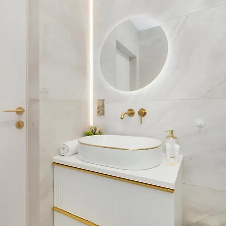 Dazzling In With Parking, 3 Bedrooms And 2 Bathrooms By Renters Prestige Stettino