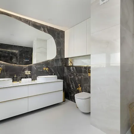 Appartamento Dazzling In With Parking, 3 Bedrooms And 2 Bathrooms By Renters Prestige