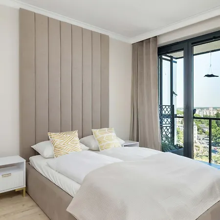 Appartamento Dazzling In With Parking, 3 Bedrooms And 2 Bathrooms By Renters Prestige Stettino