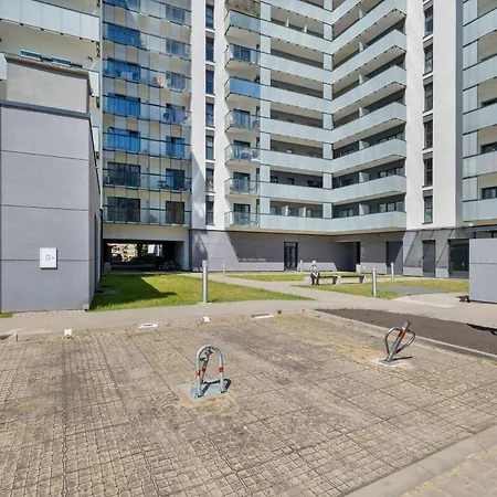 Dazzling In With Parking, 3 Bedrooms And 2 Bathrooms By Renters Prestige Appartamento Stettino